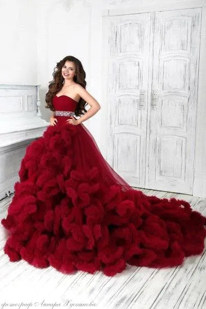 G148, Wine Off-Shoulder Cloud Trail Ball Gown, Free Size, pp