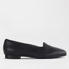 Slipper Cut Pump in Black - 12467