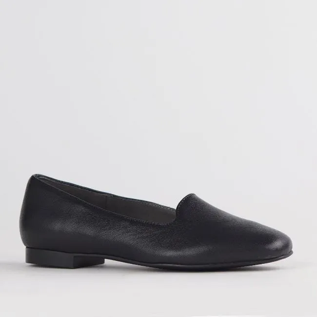 Slipper Cut Pump in Black - 12467